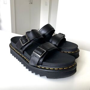 NEVER WORN - Dr. Marten’s Black Myles Brando Sandals - Size 10/41